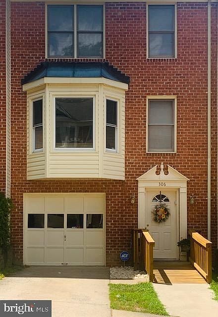 1st image of 306 Sunny Hill Ct