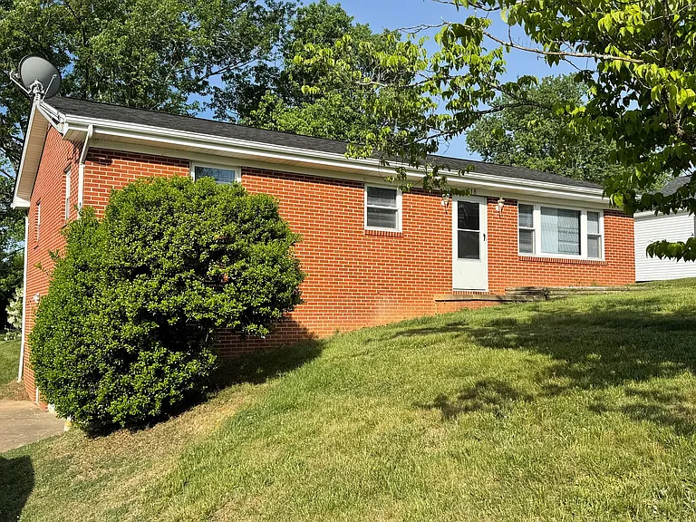 518 Scenic Dr — Photo 1