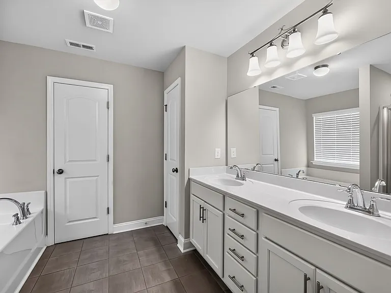 3 Donan Ct — Photo 32