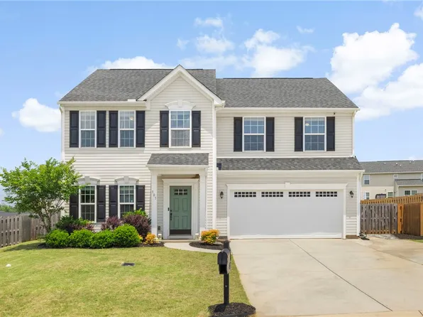 305 Vicksburg Dr, Piedmont, SC 29673