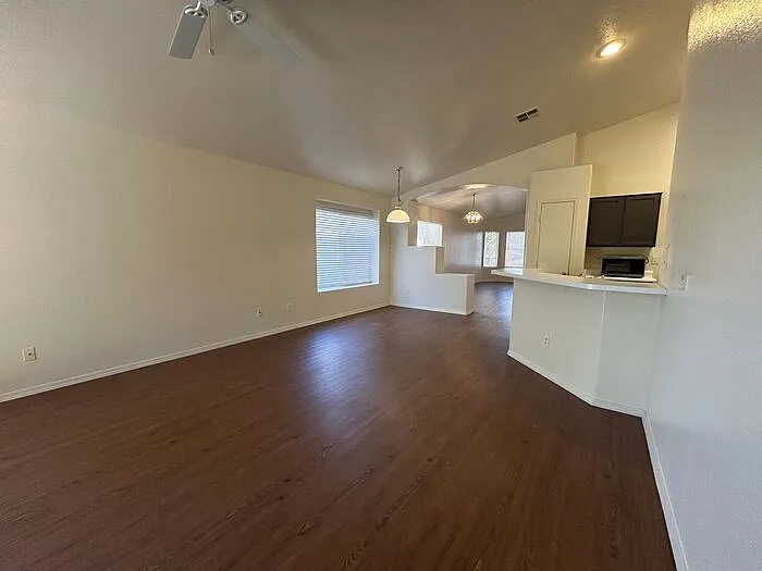 5082 W Buffalo St — Photo 6