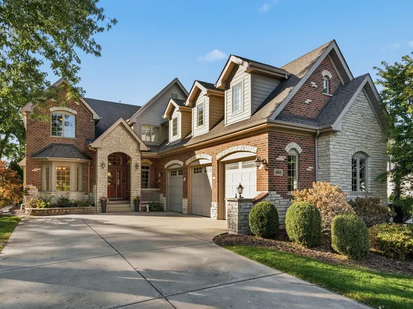 4004 Venard Rd, Downers Grove, IL 60515