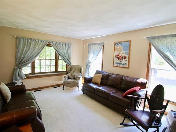 3rd image of 4387 Bunker Ln