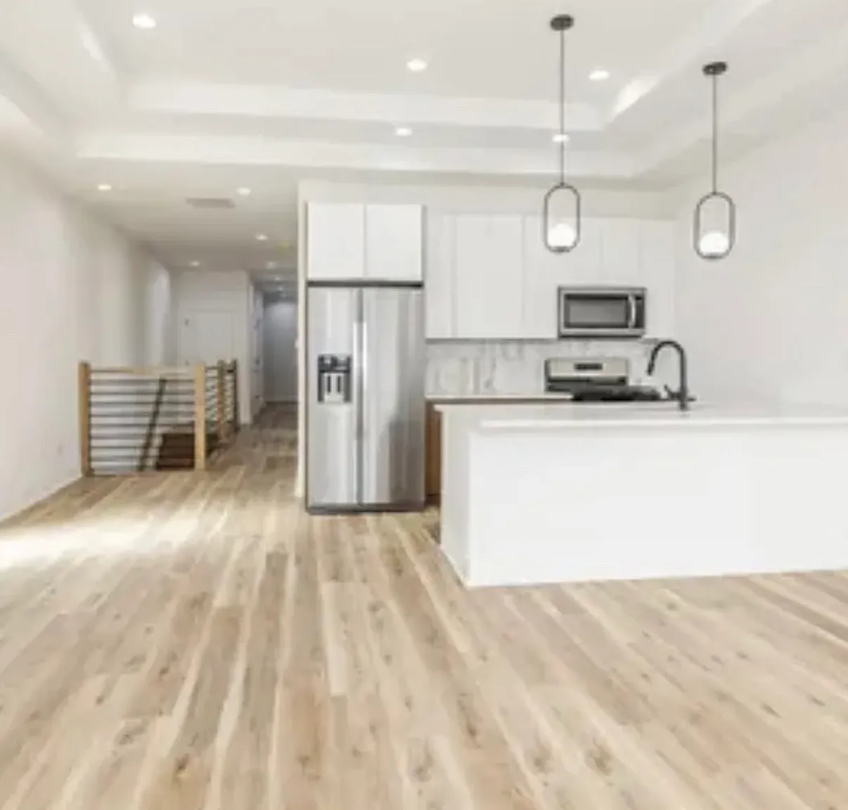 3 bed, 1400 sqft, $2,300 — Photo 2