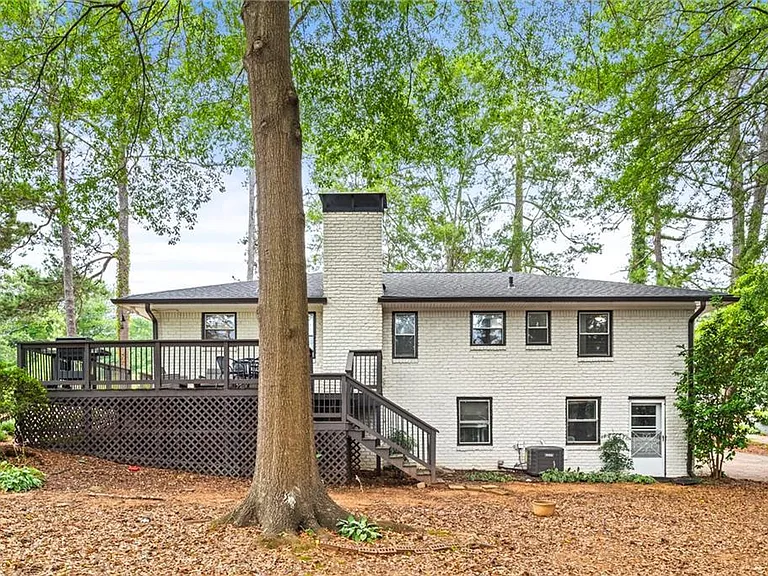 262 Church Rd SW — Photo 3