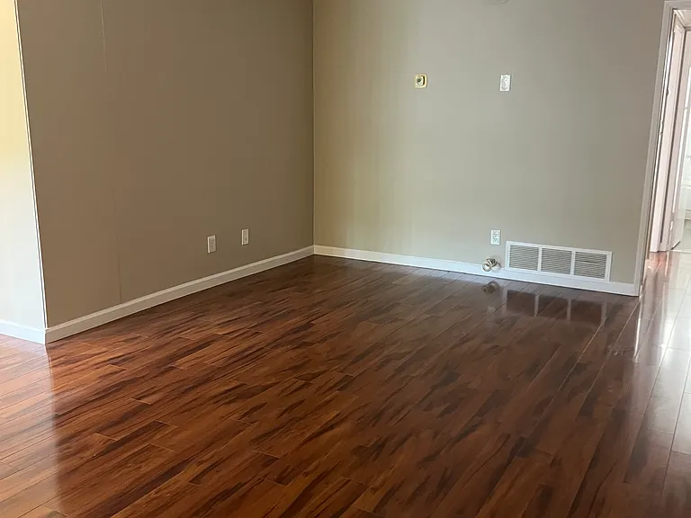 244 S El Molino Ave — Photo 8