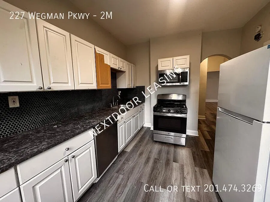 227 Wegman Pkwy — Photo 2