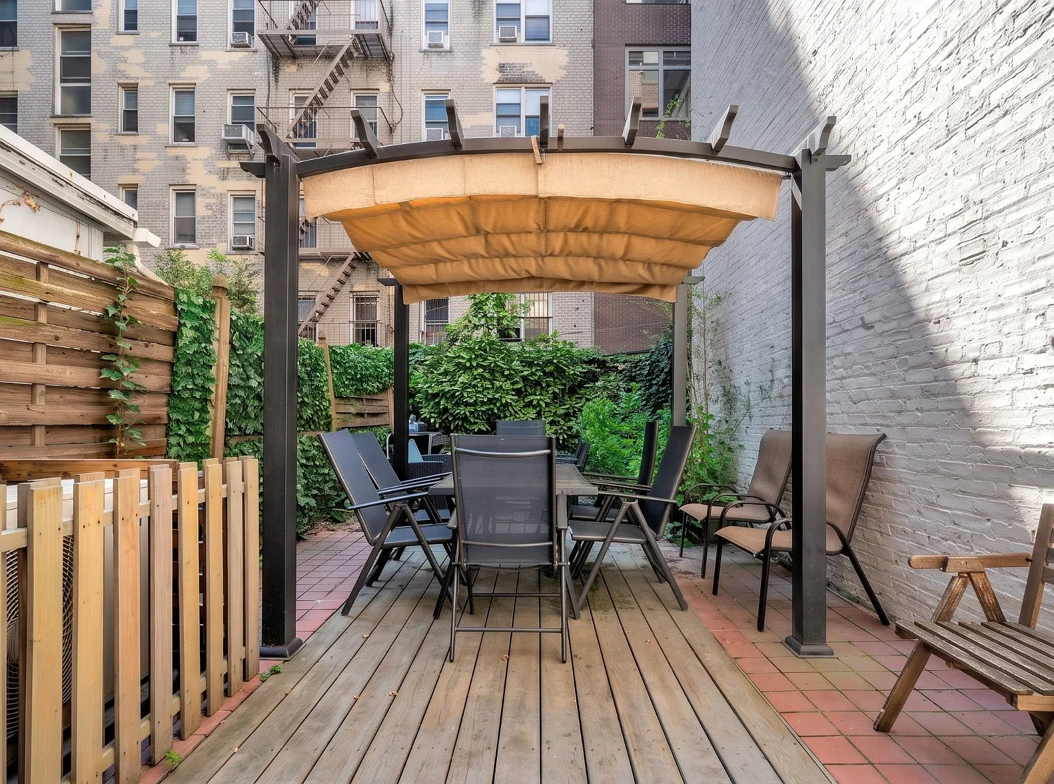 220 East 48th Street — Photo 4