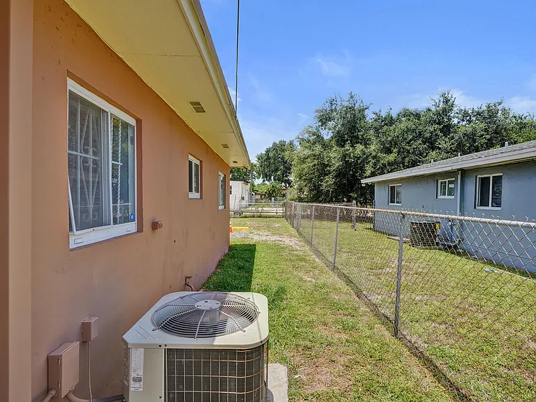 2145 NW 100th St — Photo 28