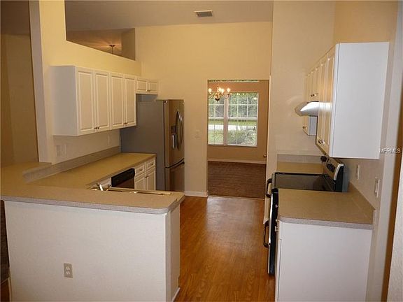 4th image of 3023 Jeannin Dr