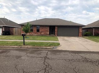 1620 Tudor Dr, Moore, OK 73160