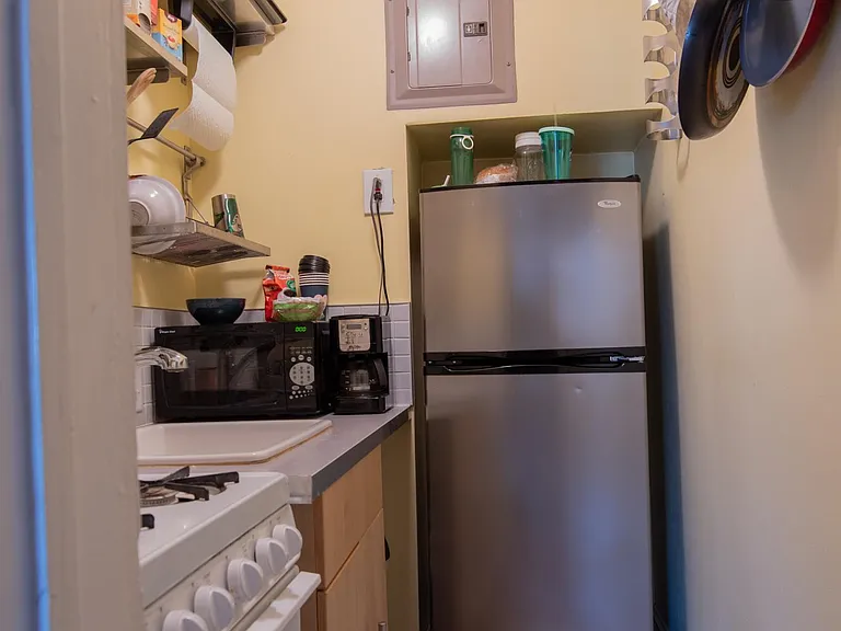 927 Saint Paul St #2R — Photo 3