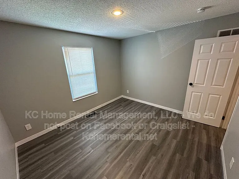 1615 Jackson Ave — Photo 19