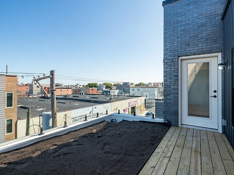 610 Moore St #402 — Photo 14