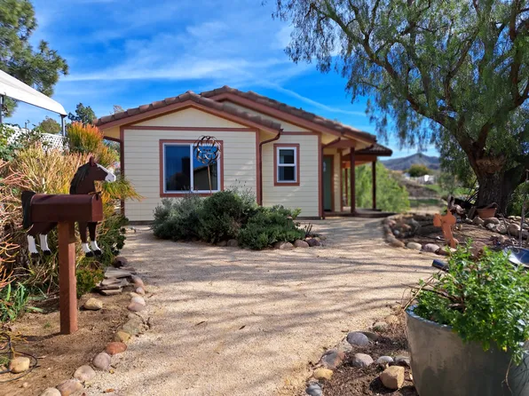 1196 Mellow Ln, Simi Valley, CA 93065