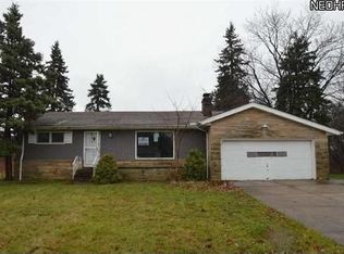 20610 Selfridge Pkwy, Highland Hills, OH 44122