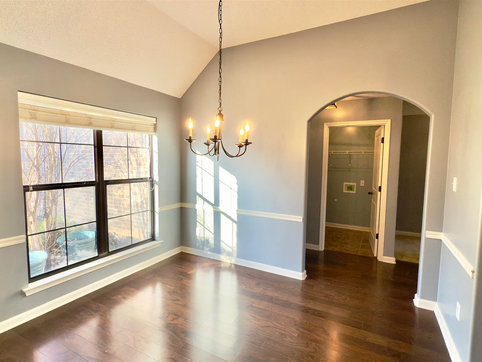 3 bed, 2.0 bath, 1724 sqft, $2,195 — Photo 4
