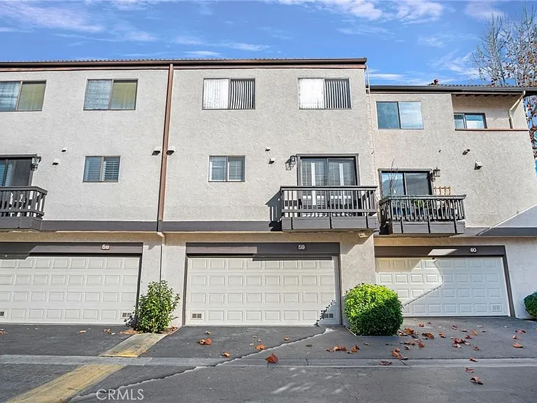 21800 Marylee St — Photo 1