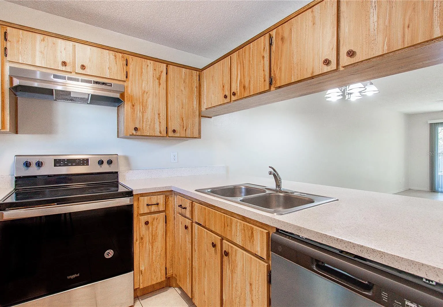 2 bed, 864 sqft, $1,500 — Photo 3