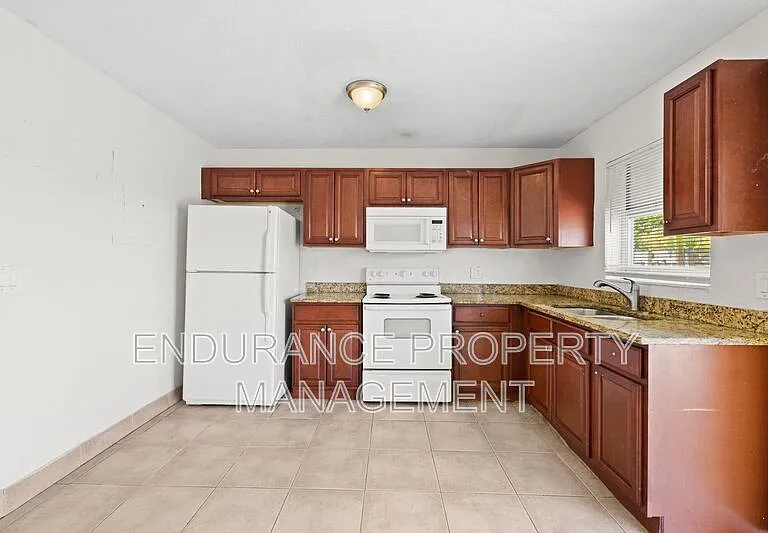 147 W 28th St — Photo 10