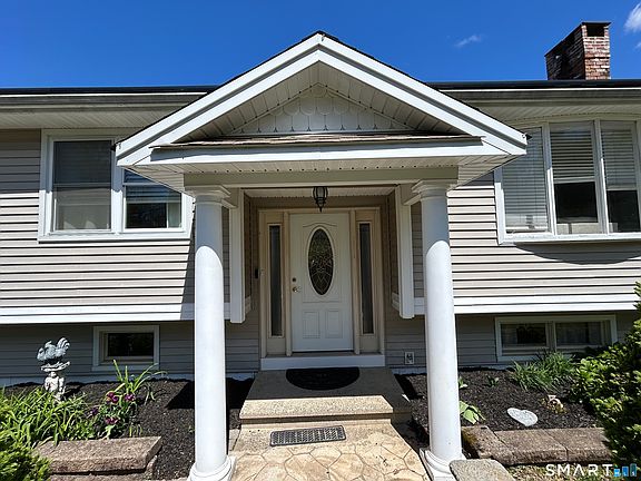 3rd image of 205 West Road