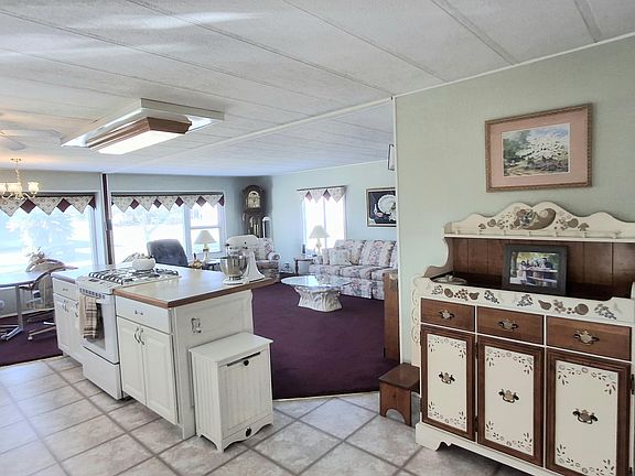 4th image of 903 Thrush Cir