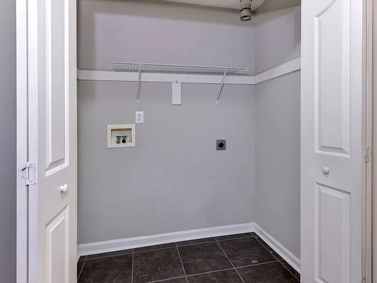 112 Post Oak Rd — Photo 18