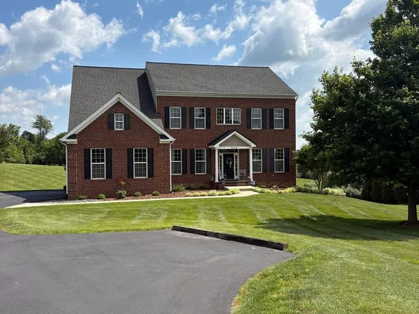 38474 Titnore Ct, Hamilton, VA 20158