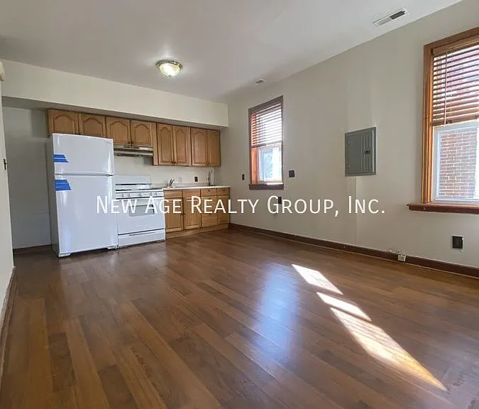 5026 Walnut St #3 — Photo 17