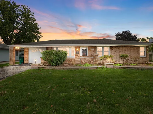 1037 E 7th St, Lockport, IL 60441