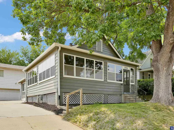 2756 S 12th St, Omaha, NE 68108