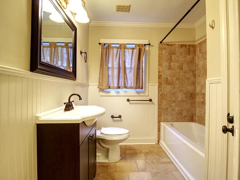 2220 Lenox Rd NE — Photo 21