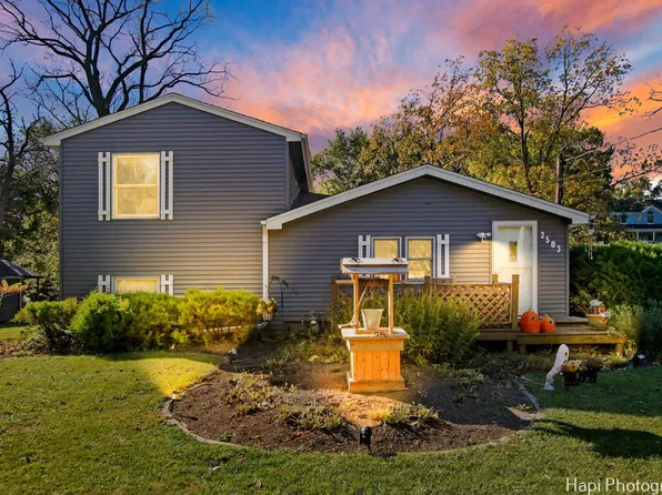 2503 11th St, Winthrop Harbor, IL 60096