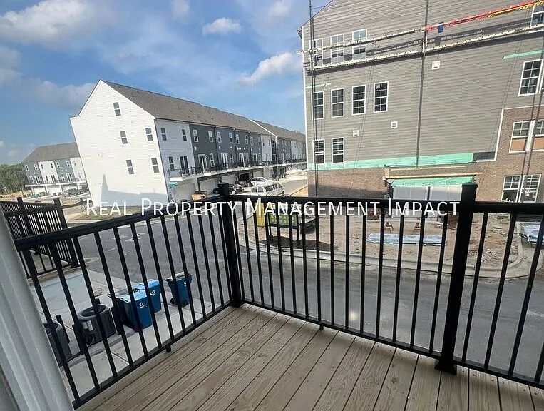 616 Market Grove Dr #100 — Photo 24
