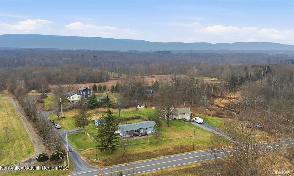 1st image of 448 Sand Hill Road