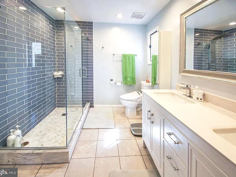 1120 Cymry Dr — Photo 18