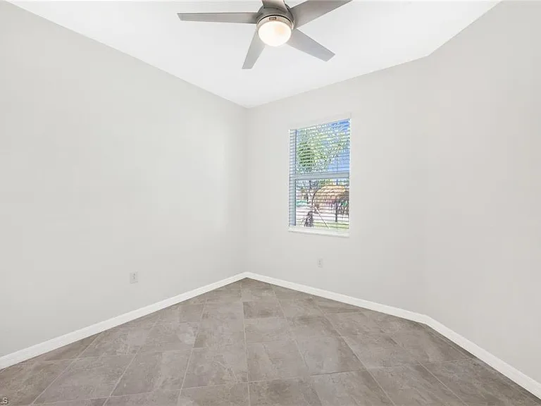 2672 Vine Ave — Photo 15
