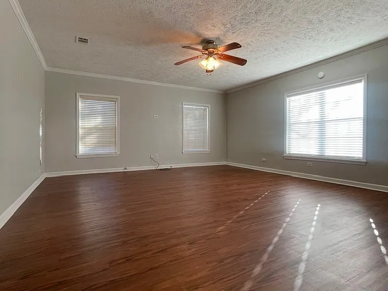 2052 N Robison Rd — Photo 3