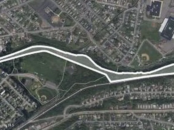 Grassy Island Harringto #J, Olyphant, PA 18447