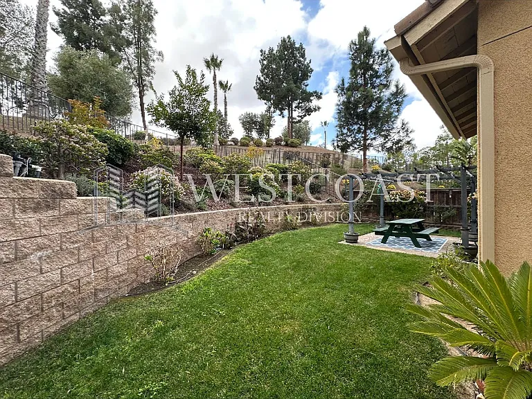 820 Silver Dr — Photo 29