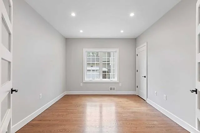 70 Columbus Dr — Photo 13
