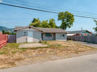 388 Tanbark Rd, Brookings, OR 97415
