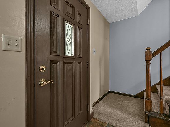4th image of 396 Armor Hill Dr
