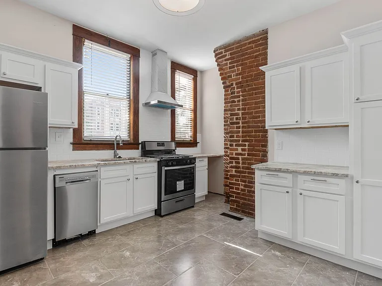 1229 Vinton Ave — Photo 6