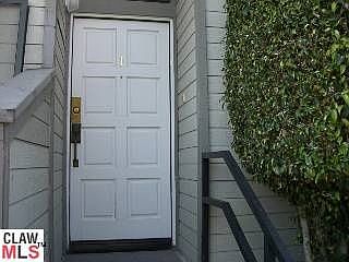 2nd image of 1924 S Barrington Ave APT 1