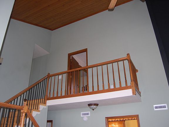 3rd image of 5121 Hunter Village Dr