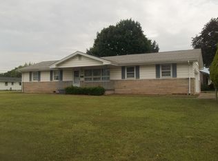 1612 Sunset Dr, Washington Court House, OH 43160