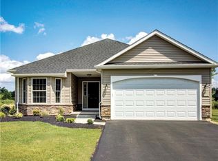 7280 Clark View Dr, Lockport, NY 14094