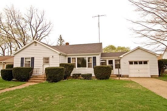 1st image of 204 E Paw Paw St