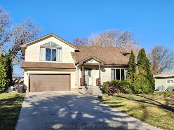 1508 Ando Ave, Grand Island, NE 68803